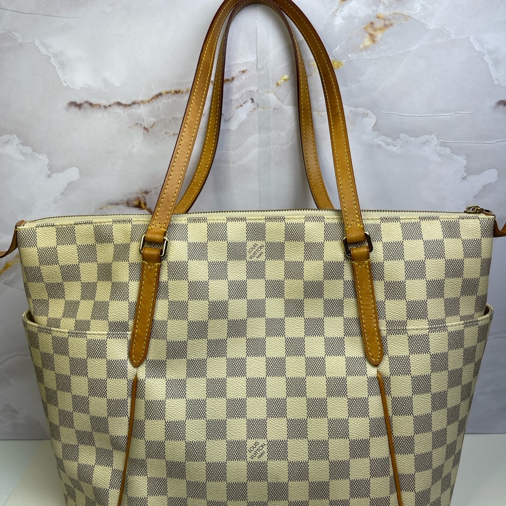 Pre-Owned Louis Vuitton Totally MM Damier Azure